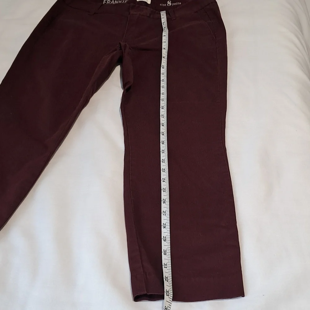 J. Crew Frankie Crop Pants! Burgandy/Plum Color. Womans‎ Size 8 Petite.